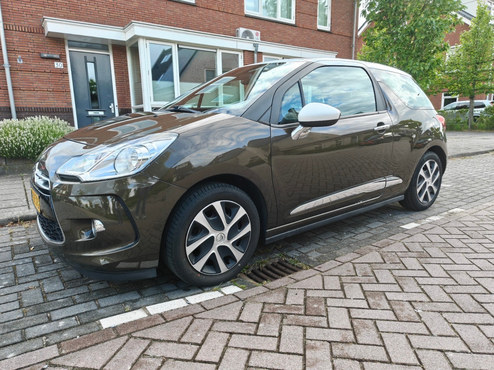 Citroën DS3 1.2 VTI 2014 Bruin, Voorwielaandrijving, 31 €/maand, 1199 cc, Bruin
