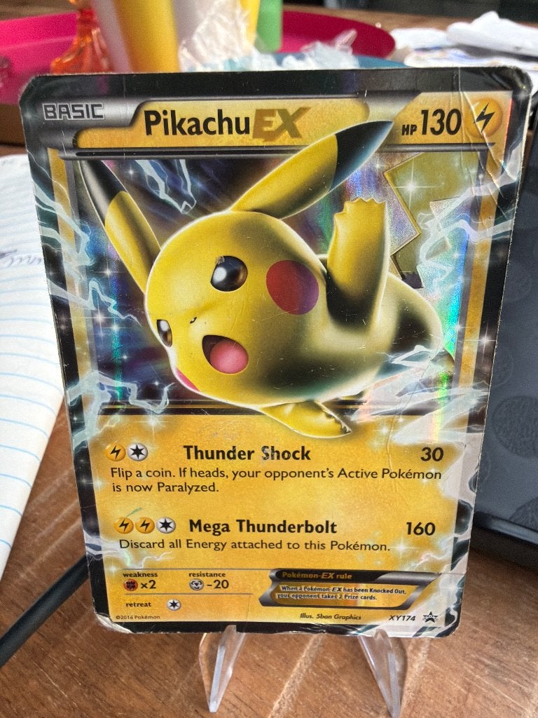 Pikachu EX – Black Star Promo – XY174, Ophalen of Verzenden, Zo goed als nieuw, Losse kaart, Foil