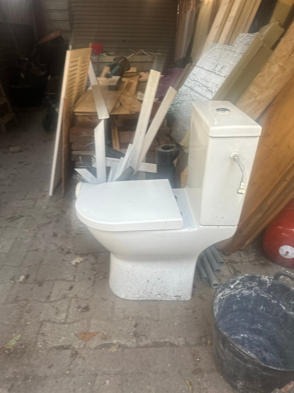Gebruikt toilet met stortbak, Ophalen, Gebruikt, Toilet