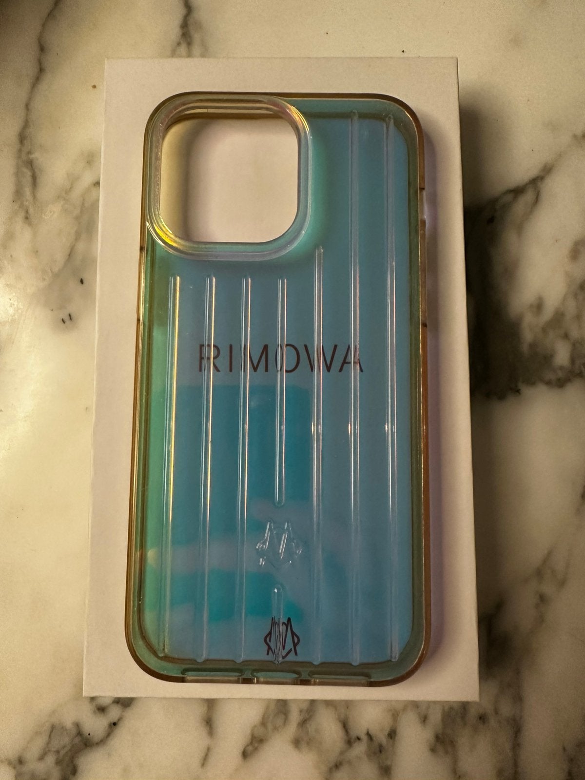 Foto 3 van Rimowa Traslucent Iphone 14 Pro Max Phone Case