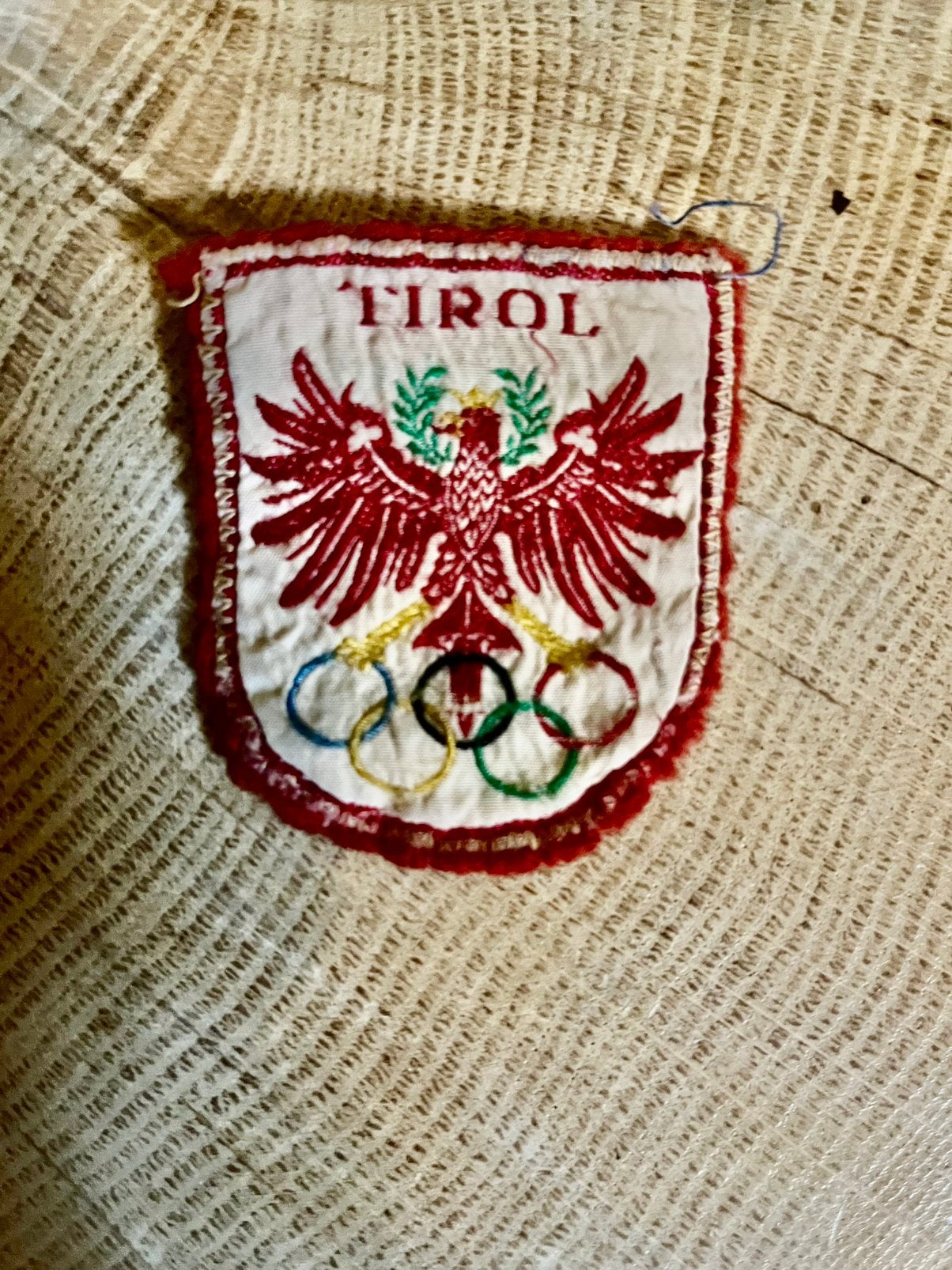 vintage vilten patch van Tirol ,Olympische spelen, Ophalen of Verzenden, Zo goed als nieuw