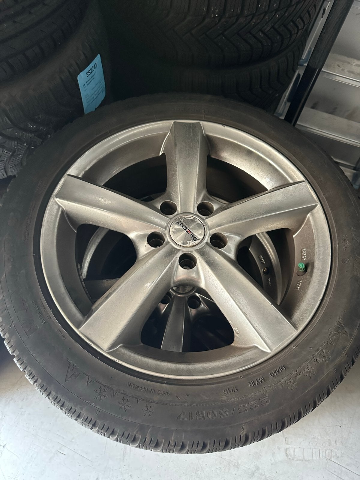 Dezent velgen met goede banden 225/50 R17, Auto-onderdelen, Ophalen, Gebruikt, Banden en Velgen, 17 inch