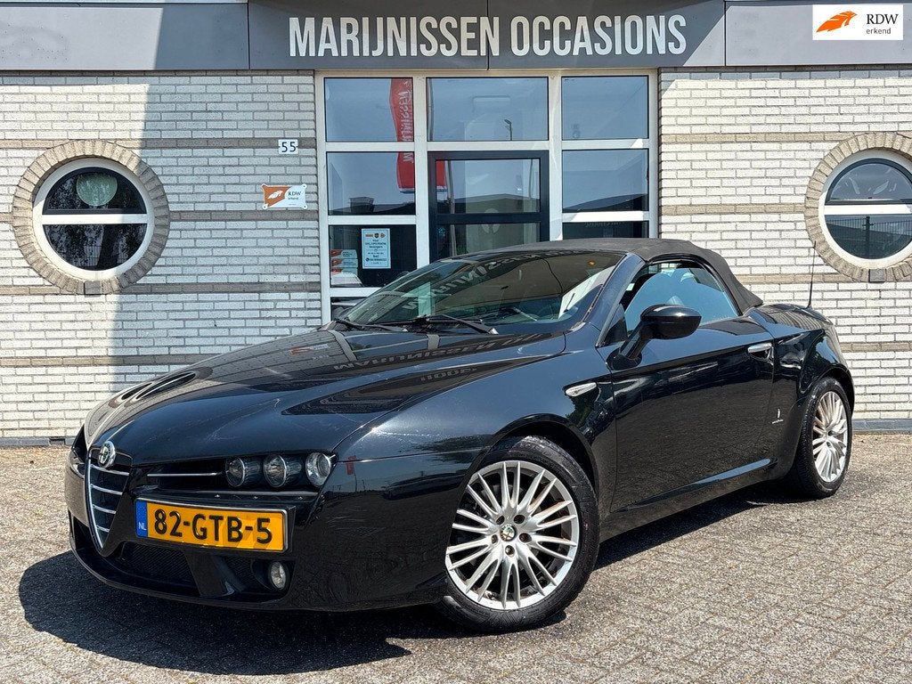 Alfa Romeo Spider 2.2 JTS Exclusive Cabriolet |Vol Opties|, Gebruikt, Zwart, 4 cilinders, Cabriolet