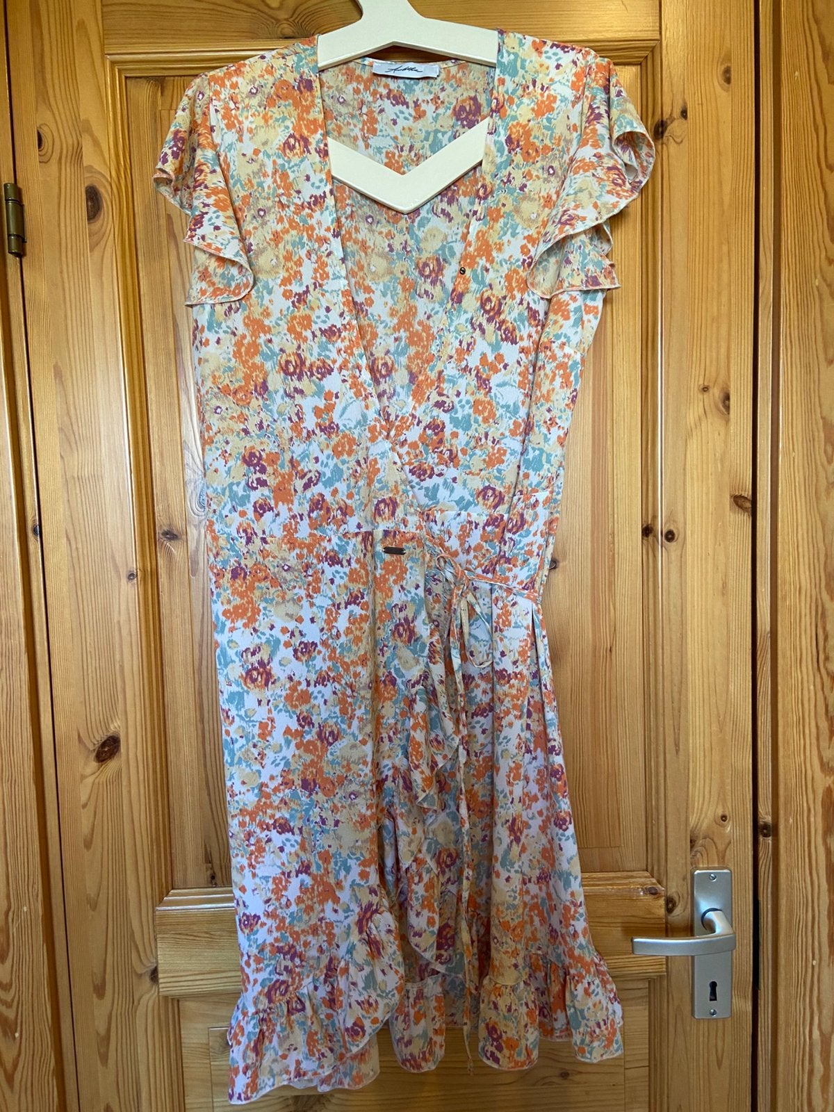 Jurk Ambika oranje XL bloemen overslag, Kleding | Dames, Jurken, Maat 46/48 (XL) of groter, Oranje, Ophalen of Verzenden, Zo goed als nieuw