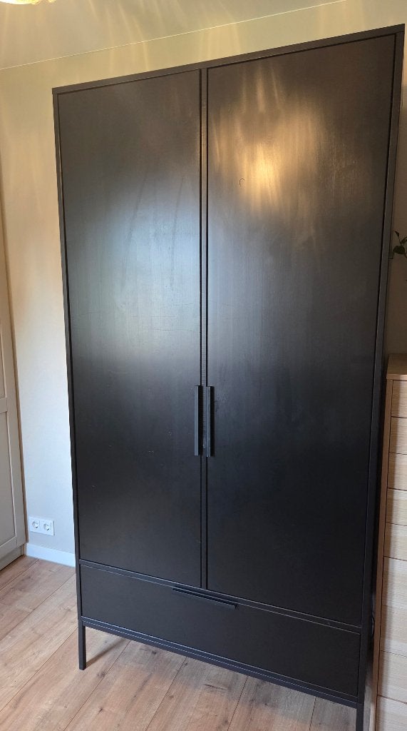 Zwarte kast, Huis en Inrichting, 100 tot 150 cm, 200 cm of meer, 50 tot 75 cm, Ophalen