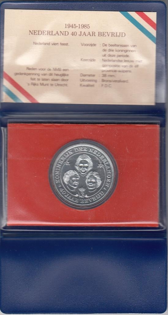 Nederland penning 40 Jaar Bevrijd NMB Bank in cassette, Ophalen of Verzenden, Overige materialen, Nederland