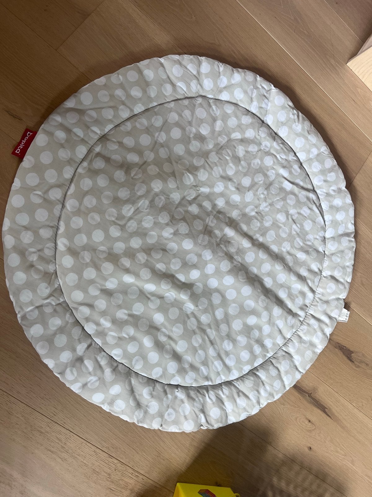 Bopita rond boxkleed beige met witte stippen, Kinderen en Baby's, Boxen, Ophalen, Gebruikt, Boxkleed