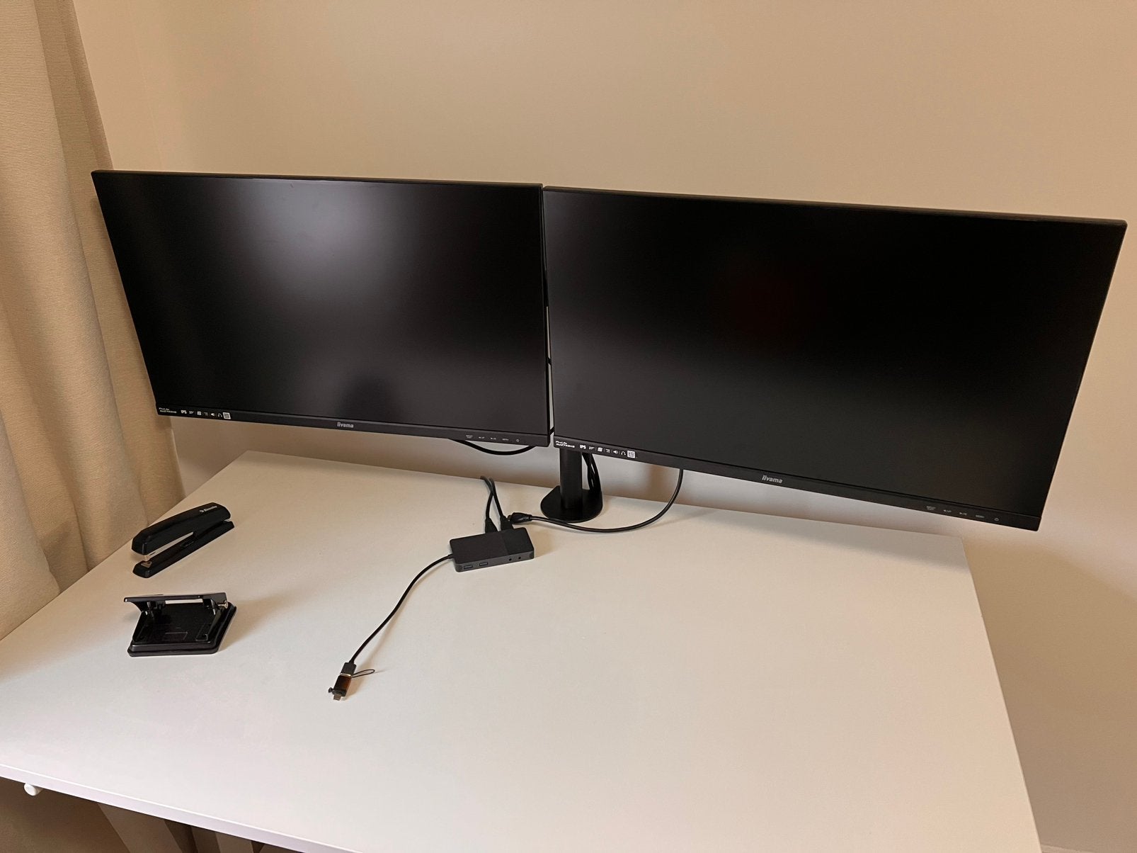 2x iiyama 27 inch monitoren incl. dubbele monitorarm – zgan, Computers en Software, Ophalen, Iiyama International, Zo goed als nieuw