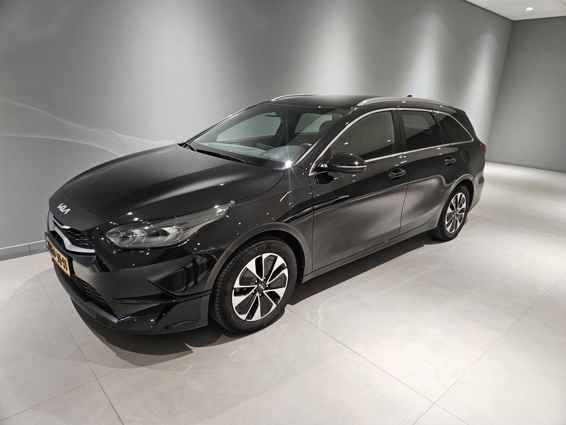 Kia Ceed Sw 1.0 T-GDi 100pk Design Edition Navi/ Clima/ crui, Auto's, Voorwielaandrijving, 12 maanden, Gebruikt, Leder en Stof