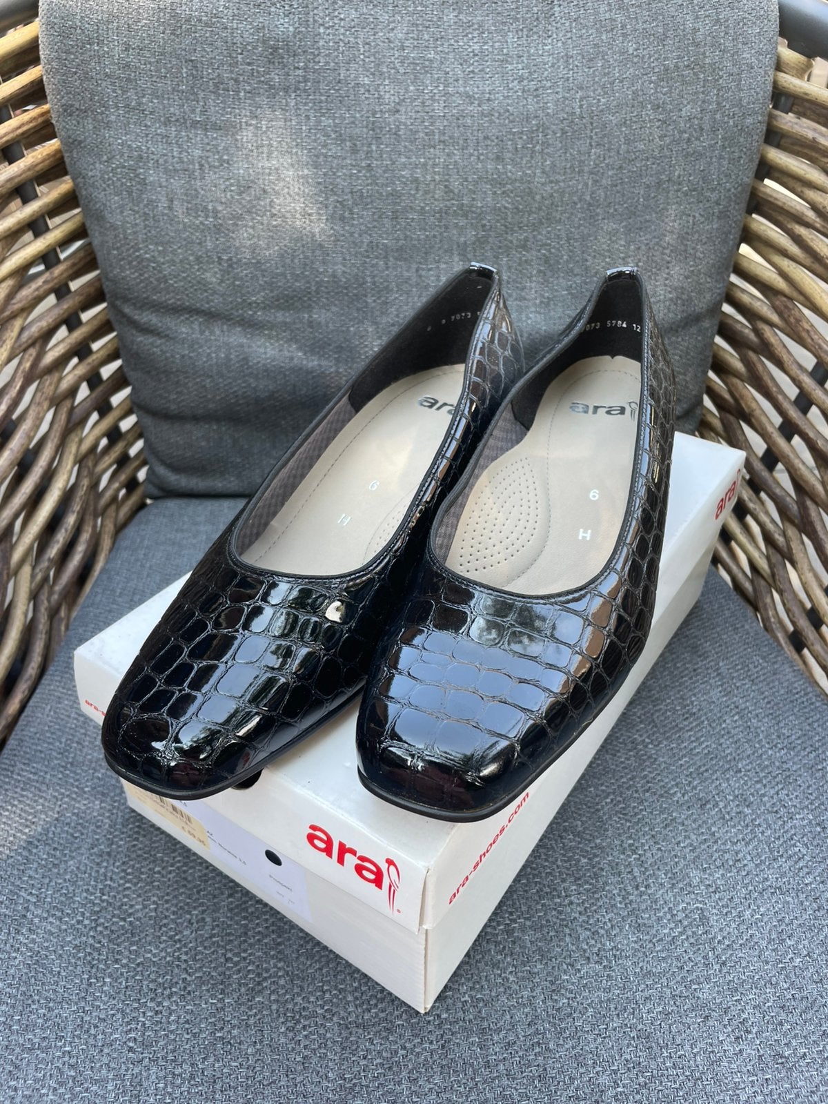 Ara - pumps - maat 39 -zwart lak, Kleding | Dames, Schoenen, Pumps, Zwart, Ophalen of Verzenden, Zo goed als nieuw
