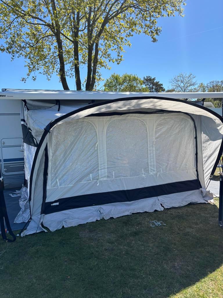 Thule Omnistor Caravan Luifeltent met Zijwanden en Voorkant, Ophalen, Zo goed als nieuw