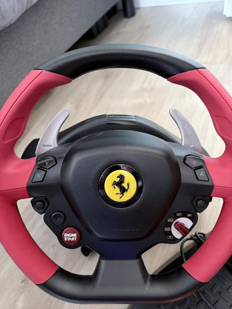 Thrustmaster Ferrari 458 Spider Racing Wheel Xbox, Ophalen of Verzenden, Zo goed als nieuw, Stuurtje of Sportattribuut, Xbox Series S