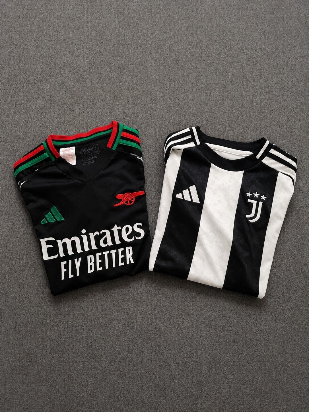 Arsenal & Juventus T-shirts 24/25 - Maat 164 (Nieuw), Kinderen en Baby's, Ophalen of Verzenden, Nieuw, Jongen of Meisje, Shirt of Longsleeve