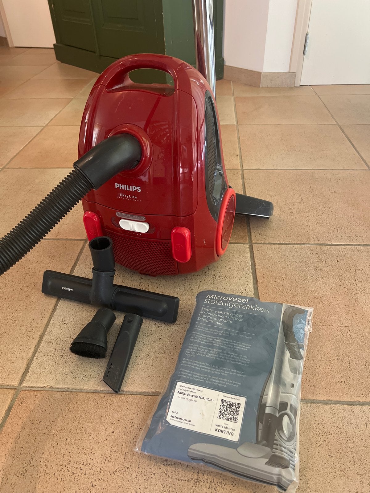 Stofzuiger incl. extra's (zuigkracht verminderd), Inclusief accessoires, Gebruikt, Philips, 2000 watt of meer