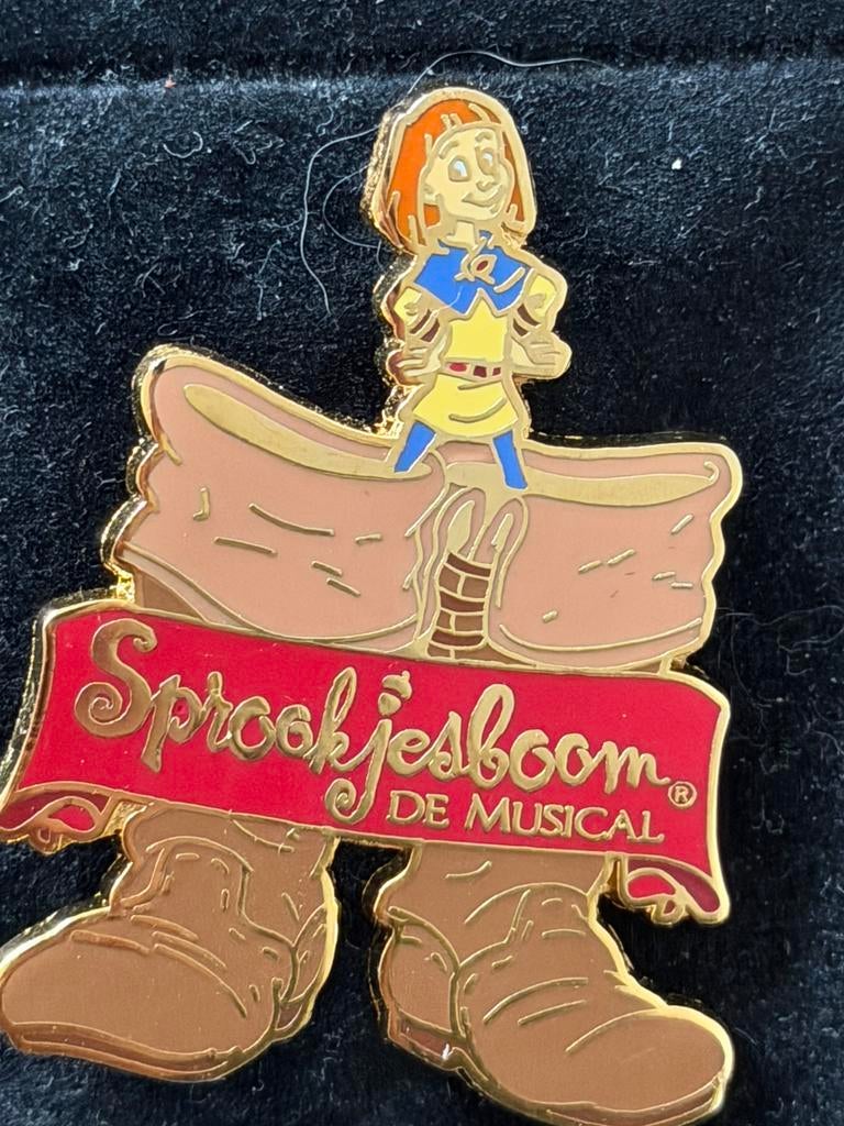 Efteling pin de Sprookjesboom musical, Verzamelen, Efteling, Ophalen of Verzenden, Zo goed als nieuw, Button of Speldje