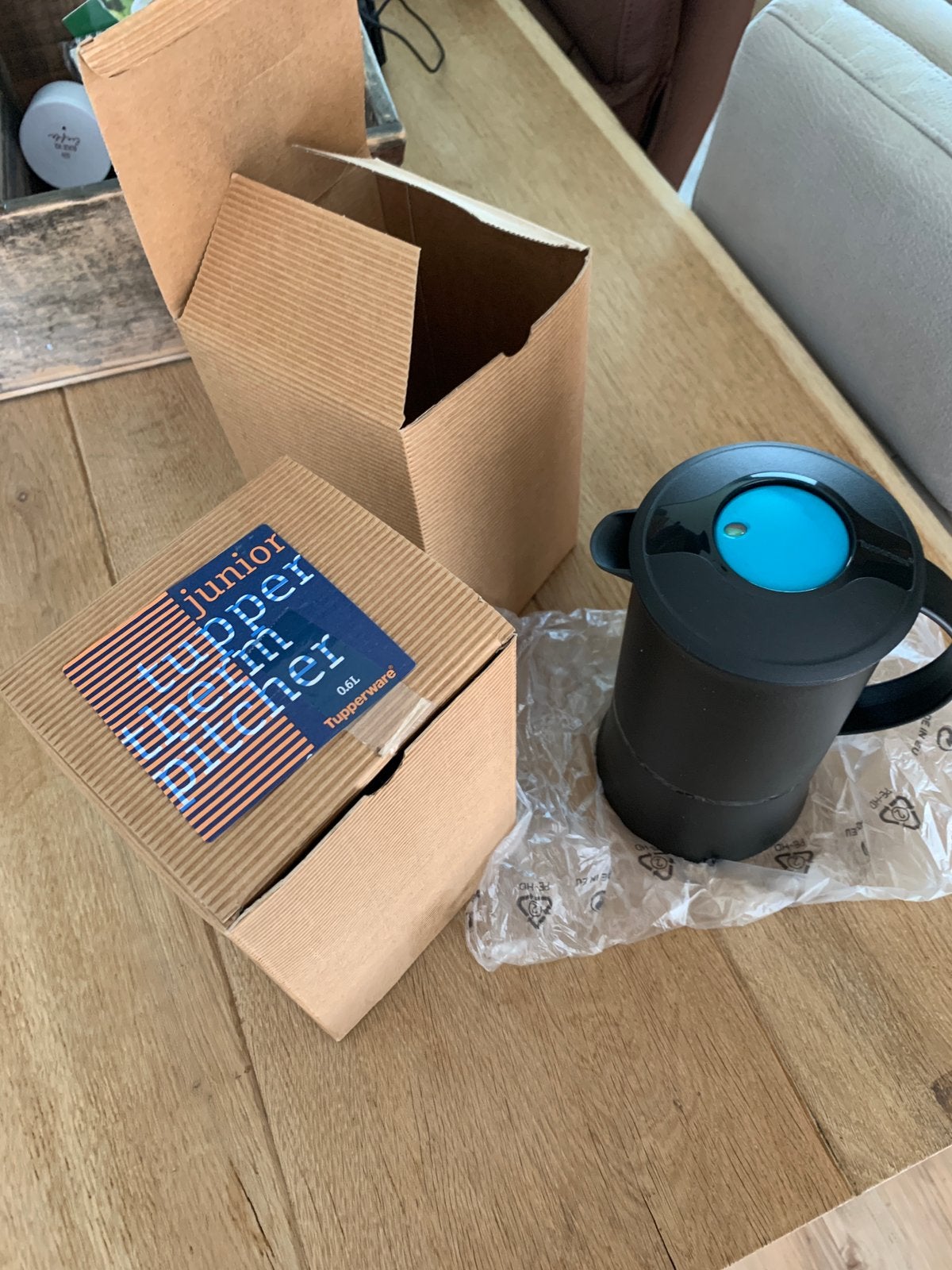 Tupperware thermoskan 0,6 liter zwart /blauw, Tupperware, 600 ml, Beker of Kan, Nieuw