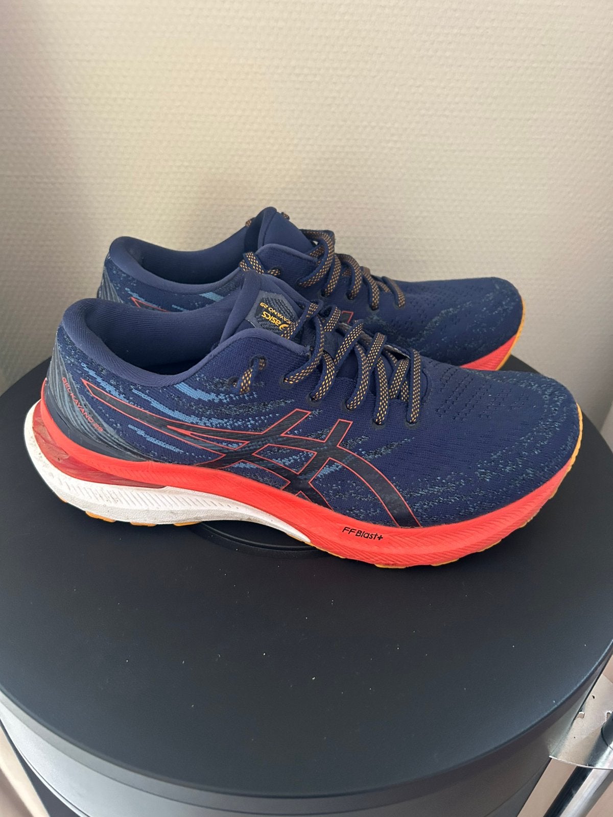 Donker Blauw/Rode ASICS Gel-Kayano 29 Sneakers maat 42,5, Gebruikt, Hardloopschoenen, Ophalen of Verzenden, Hardlopen
