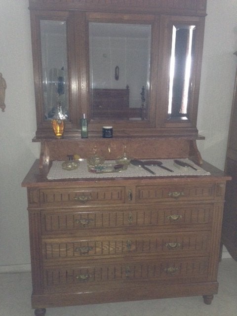 Antieke slaapkamer, Ophalen