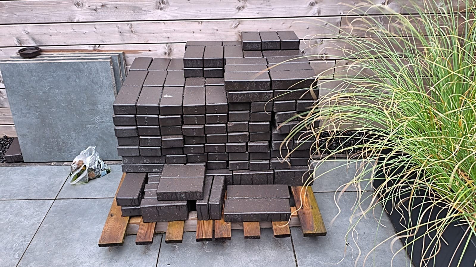 Nieuwe kleigebakken kleurvaste klinkers , antraciet, Tuin en Terras, Ophalen, Overige materialen, Klinkers, Nieuw
