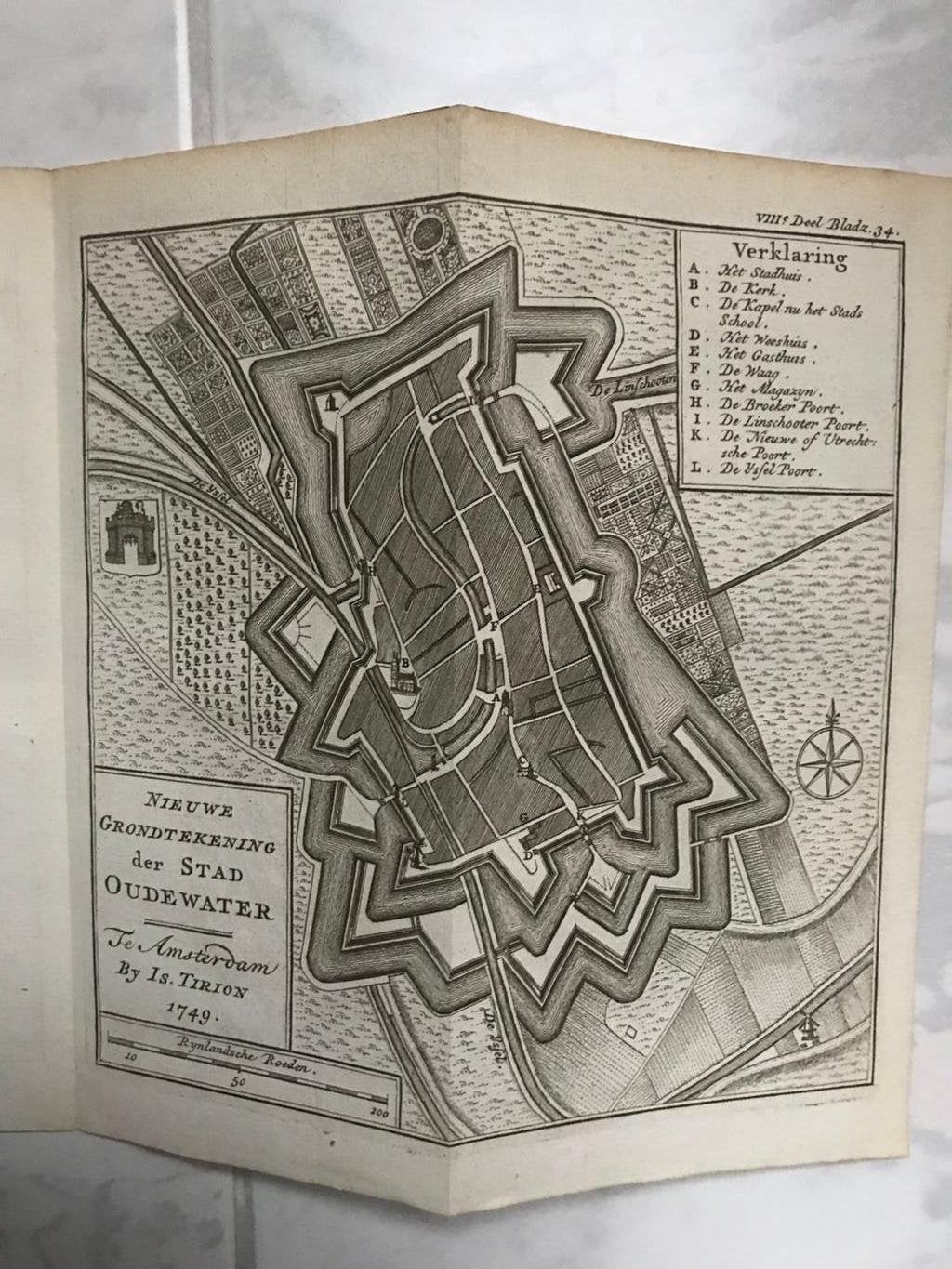 Nieuwe Grondtekening der Stad Oudewater,  Isaac Tirion, 1749, Cartografie, 17 cm, Gravure, Met tekst