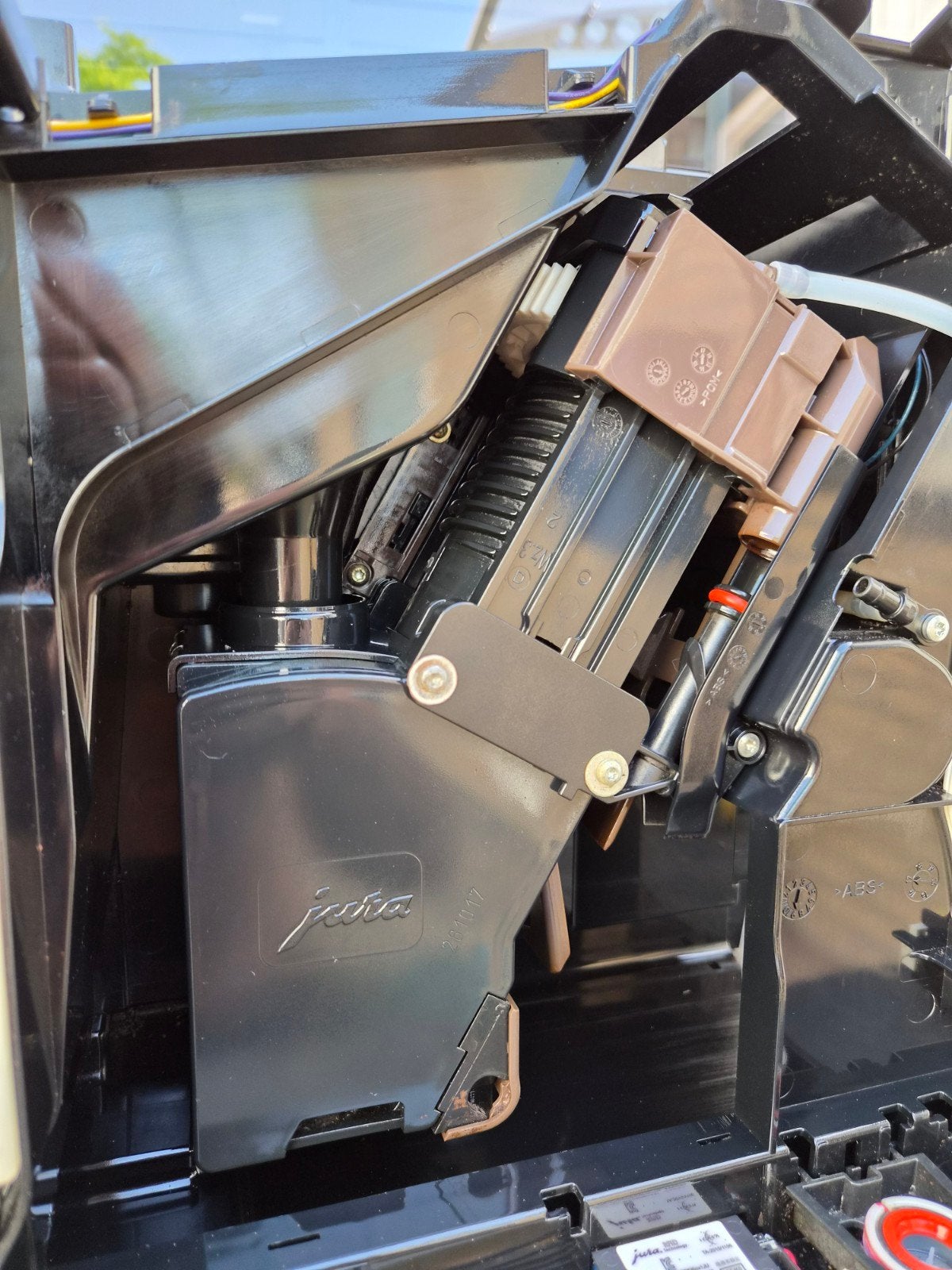 Reparatie en onderhoud Jura koffiemachine's