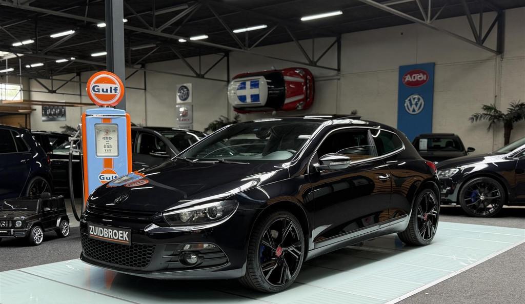 Volkswagen Scirocco 2.0 TSI DSG | Pano | Dynaudio | Cruise |, Automaat, Gebruikt, 4 cilinders, Zwart
