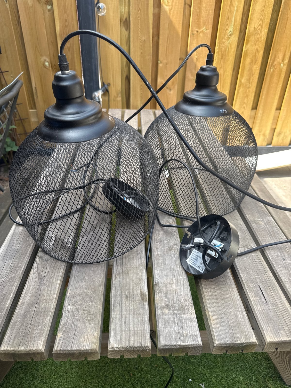2 metalen hanglampen - Zwart gaas design, Ophalen of Verzenden, Zo goed als nieuw, Metaal, E27 (groot)