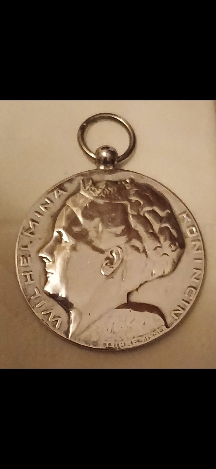 Zilveren medaille Koningin Wilhelmina 1898-1923, Verzamelen, Ophalen of Verzenden, Zo goed als nieuw, Nederland, Overige typen