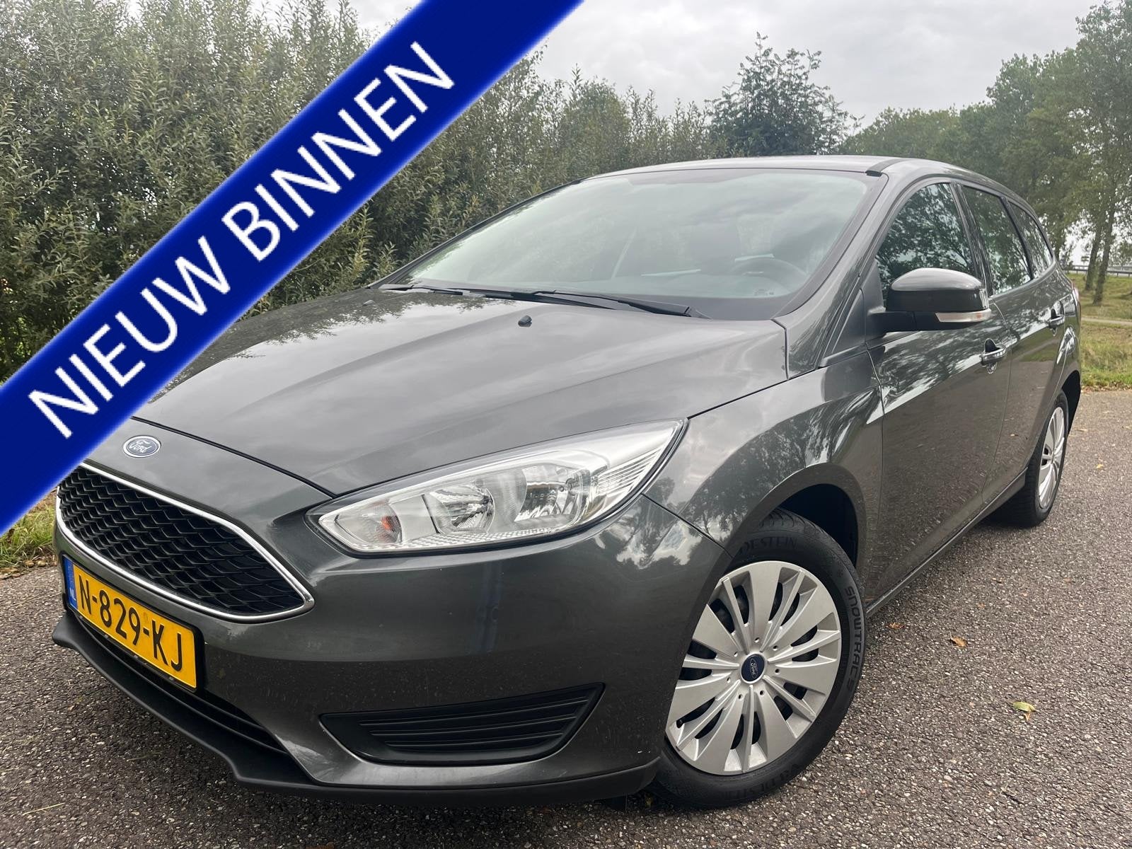 Ford Focus Wagon 1.0 | Airco | Nieuwe apk bij levering, Gebruikt, Euro 6, Zwart, Handgeschakeld