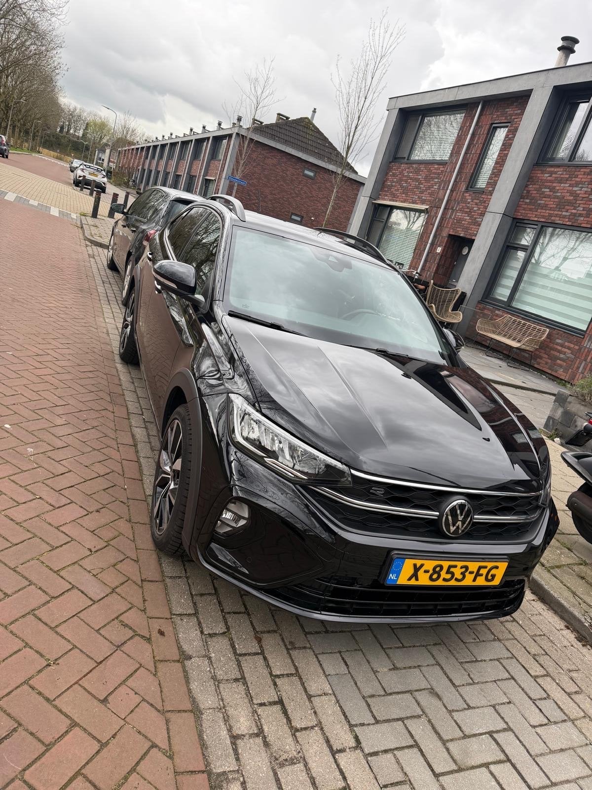 Volkswagen Taigo 1.0 TSI 110pk Dsg-7 2023 Zwart, Zwart, Origineel Nederlands, 630 kg, 3 cilinders