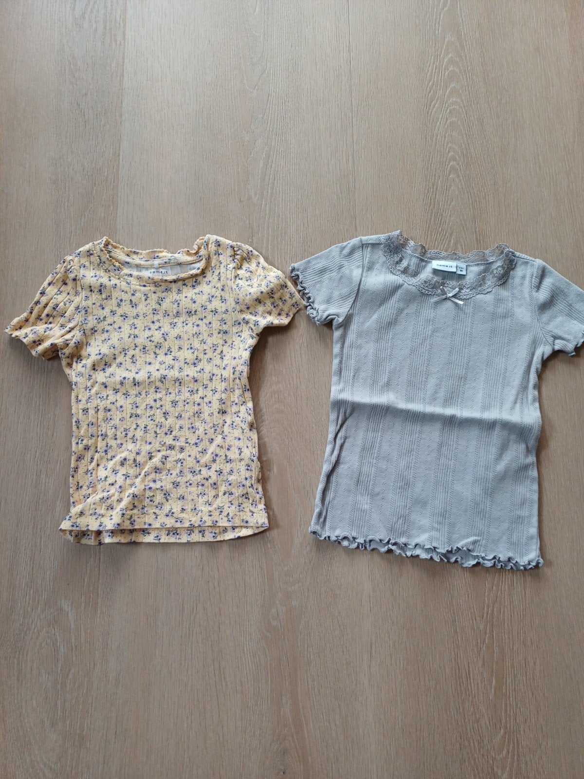 Name it - 2x t-shirt korte mouw maat 98, Kinderen en Baby's, Kinderkleding | Maat 98, Meisje, Ophalen of Verzenden, Zo goed als nieuw