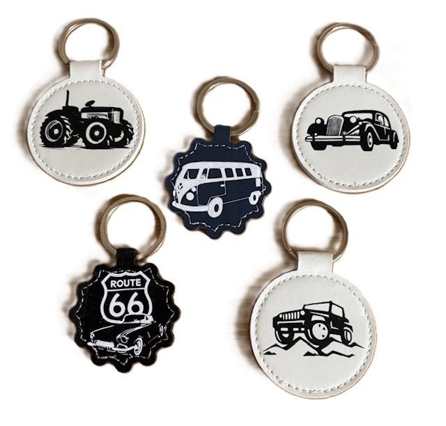 Sleutelhanger met tractor of auto, Ophalen of Verzenden, Nieuw, Transport