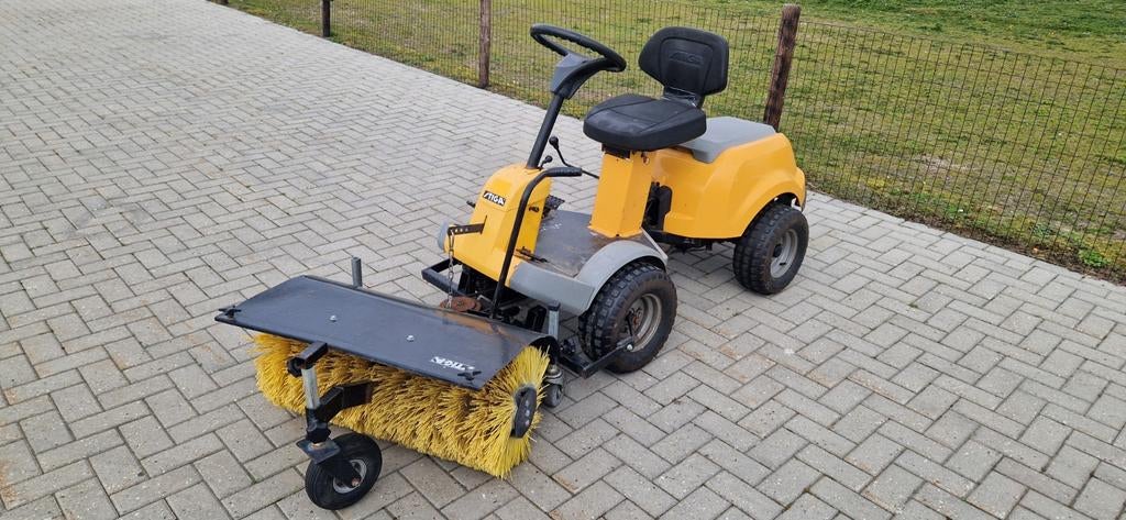Stiga Park Veegmachine plus een Stiga Villa Royal, Ophalen, Gebruikt