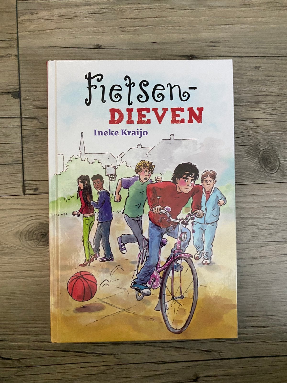 Fietsendieven - Ineke Kraijo, Boeken, Ophalen, Zo goed als nieuw, Fictie algemeen
