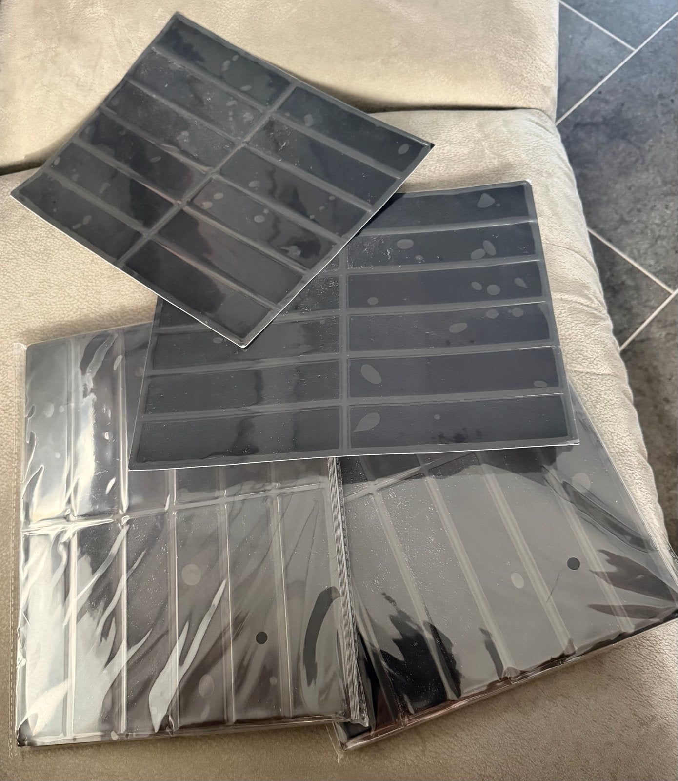 22 Zelfklevende Tegels Zwart - 23x29 cm maat per blad, Doe-het-zelf en Verbouw, Overige materialen, Wandtegels, Nieuw, 20 tot 40 cm