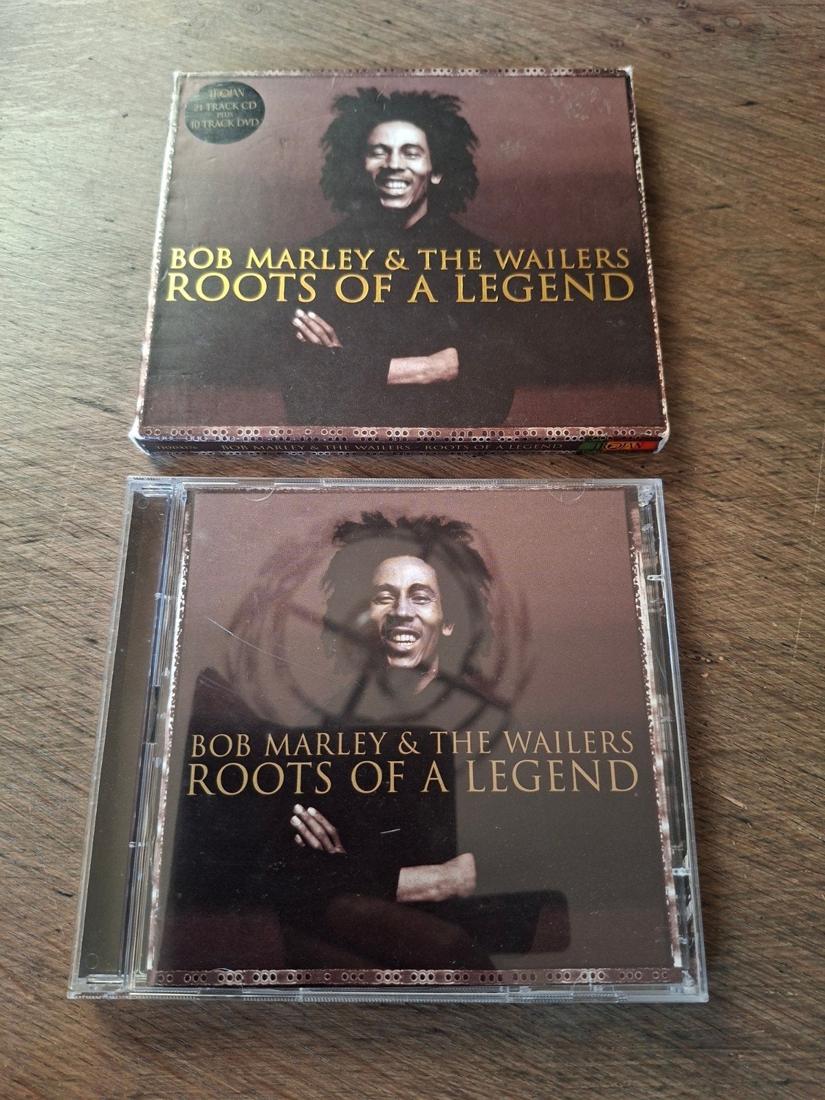 Bob Marley & The Wailers - Roots of a Legend CD & DVD, Cd's en Dvd's, Ophalen of Verzenden, 2000 - 2009, Zo goed als nieuw, Boxset