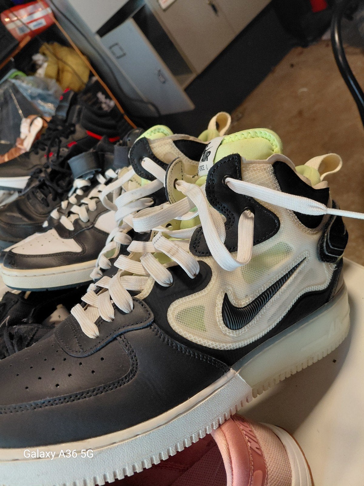 nike air force 1 mid react black neon maat 44.5, Ophalen, Zwart, Zo goed als nieuw, Nike Air Force
