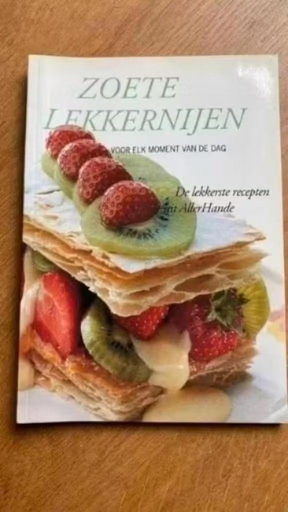 Zoete lekkernijen. Uit Allerhande .AH.1991, Ophalen of Verzenden, Gelezen, Nederland en België
