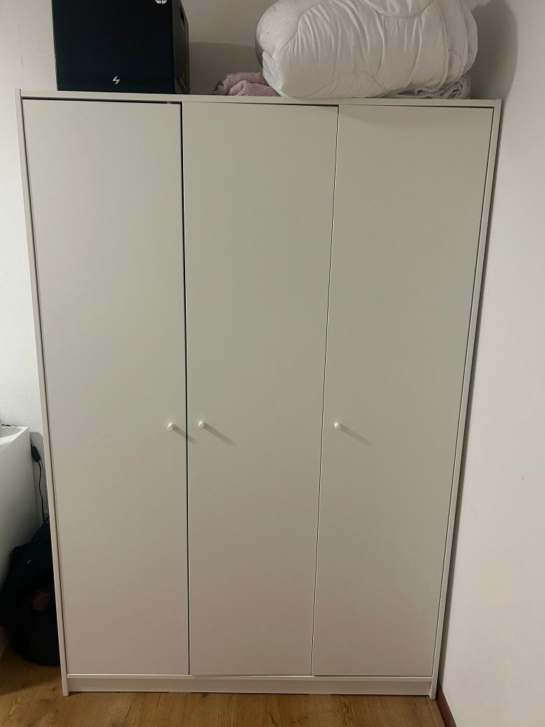 White closet, Huis en Inrichting, Kasten | Kledingkasten, Ophalen, 100 tot 150 cm, Zo goed als nieuw, 150 tot 200 cm