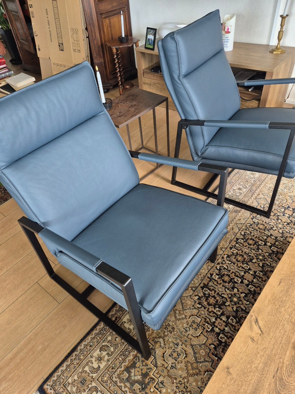 2 stuks Leren eetkamerstoelen - Zo goed als nieuw, Ophalen, Twee, Blauw, Zo goed als nieuw