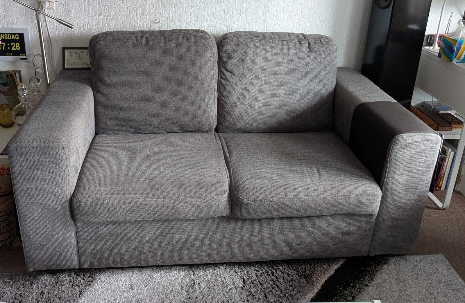 Grijze bank, 160 cm breed, 80 cm diep, Huis en Inrichting, Ophalen, Gebruikt, 150 tot 200 cm, Tweepersoons