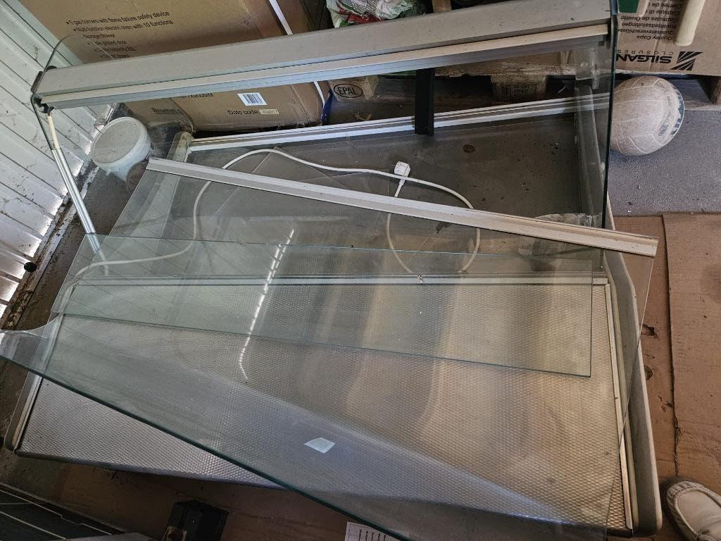 Vitrine koeling, Ophalen