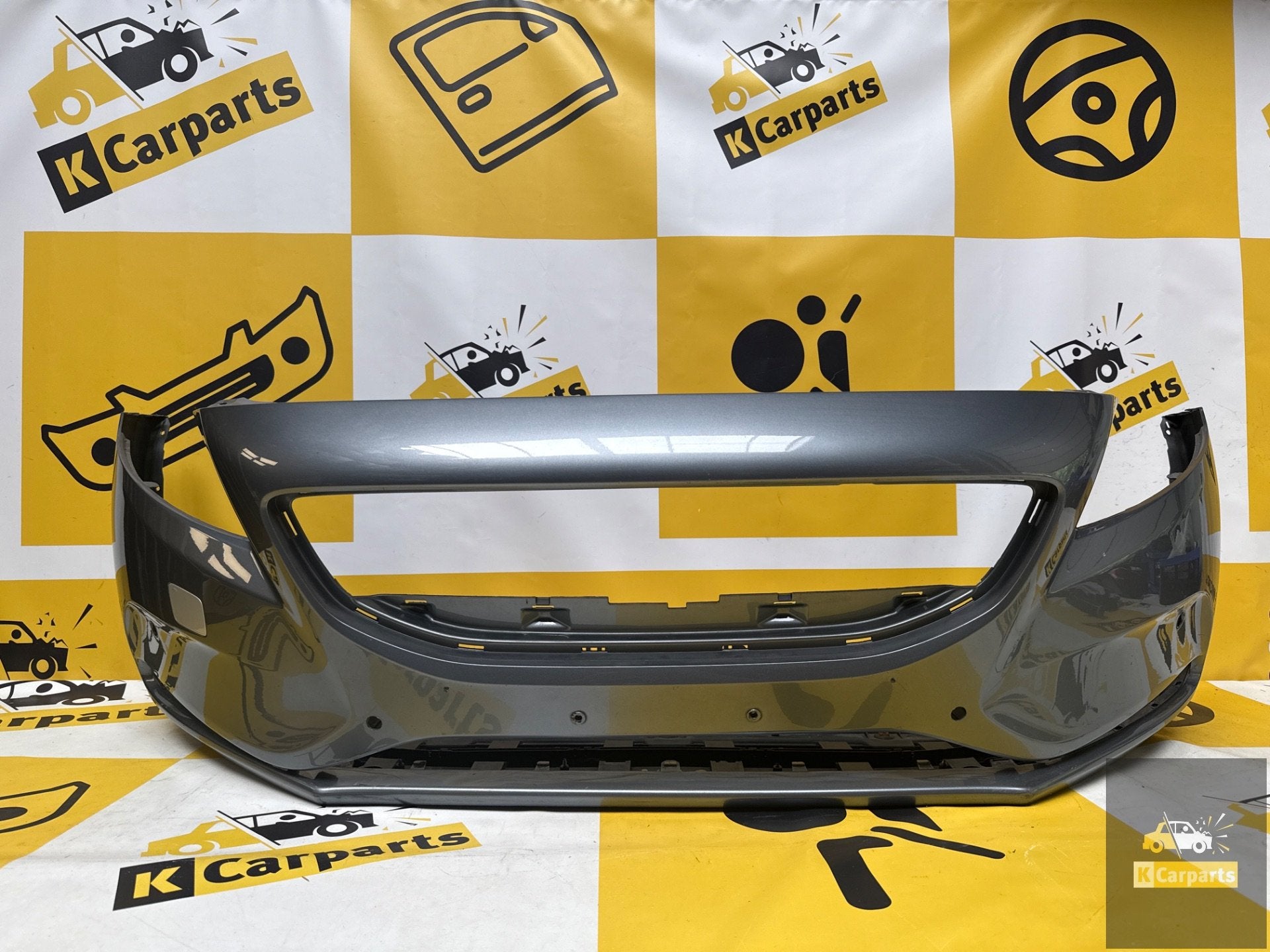 Volvo v40 Voorbumper KLS Normaal bumper, Info@fabrikant.eu, Ophalen of Verzenden, Volvo, Bumper