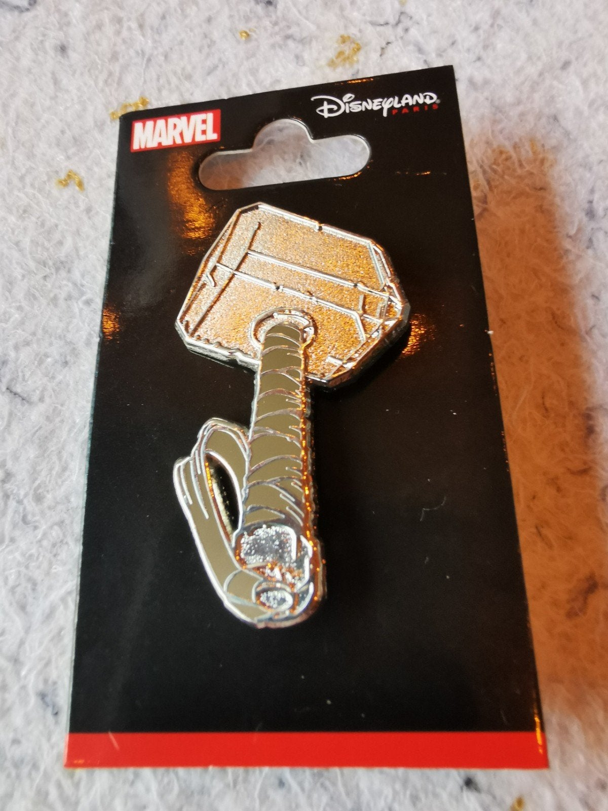 Disneyland Paris pin Marvel Hammer Thor, Ophalen of Verzenden, Overige figuren, Nieuw