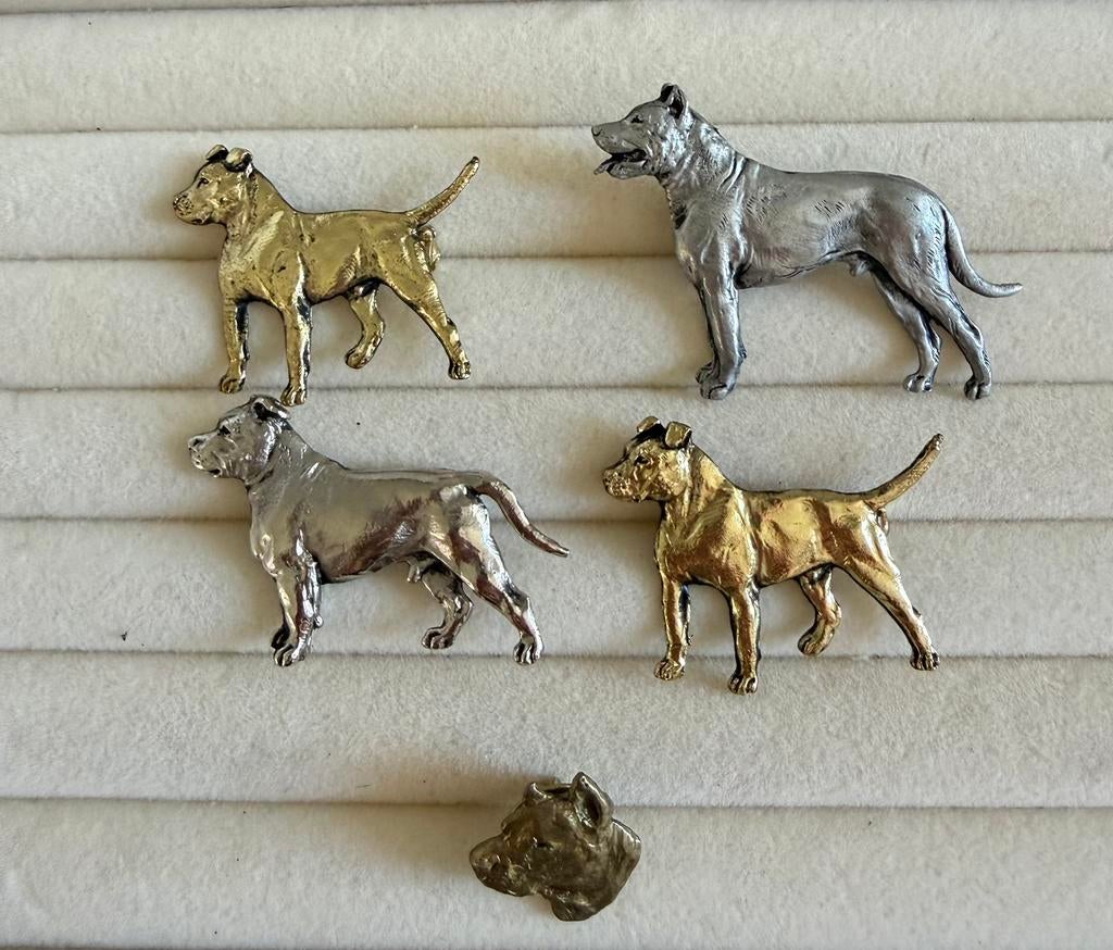 Amerikaanse staffordshire bullterriër speldjes, Ophalen of Verzenden, Zo goed als nieuw, Zilver, Overige materialen