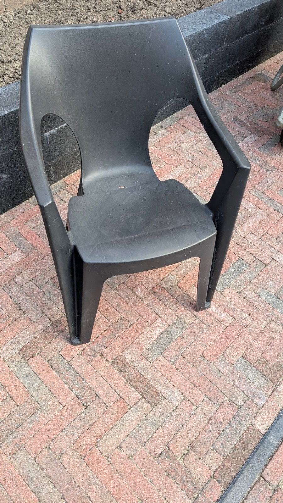 4x Zwarte kunststof tuinstoelen, Huis en Inrichting, Stoelen, Ophalen, Kunststof, Gebruikt, Zwart