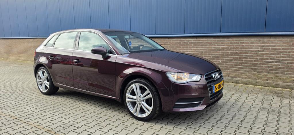 Audi A3 1.4 Tfsi 90KW Sportback 2013 Rood, Voorwielaandrijving, Euro 5, Lichtsensor, 4 cilinders