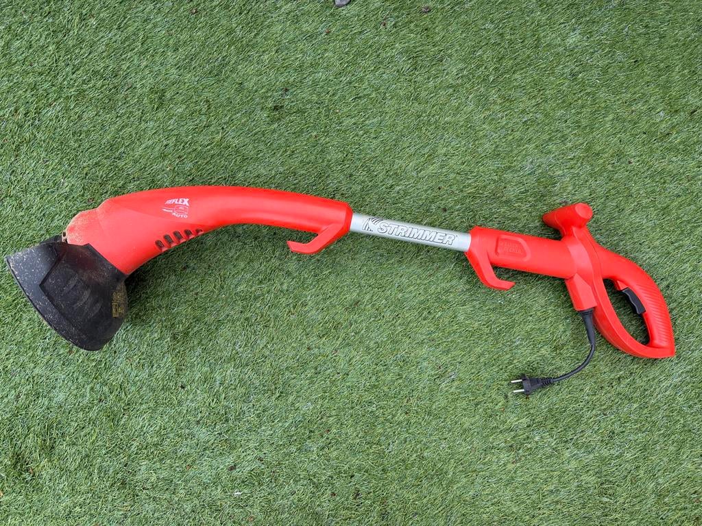 Black & Decker Grastrimmer - Elektrisch, Ophalen, Gebruikt, 10 tot 30 cm, Elektrisch