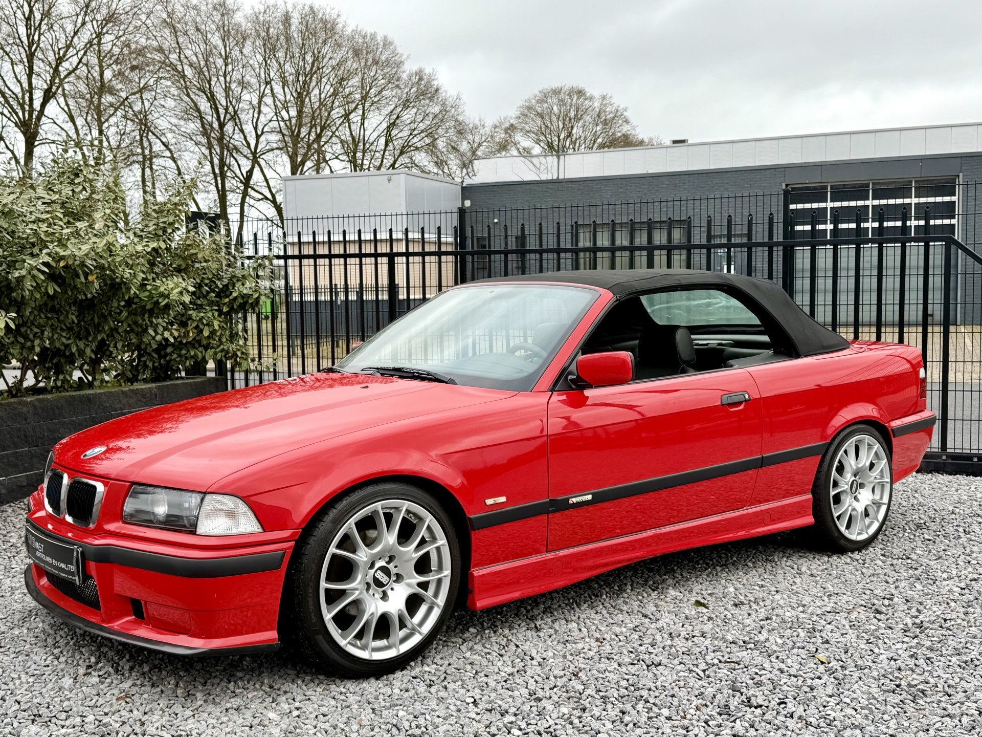 BMW 3 Serie Cabrio 320i M-Pakket *Unieke staat* Volledig his, Auto's, Achterwielaandrijving, Gebruikt, Zwart, 4 stoelen