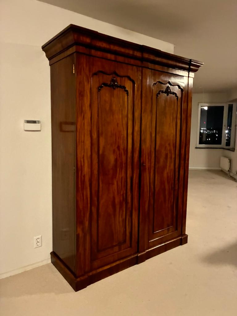 Exclusieve kwaliteits, 2 deurskast, interieur met lade!!, Ophalen